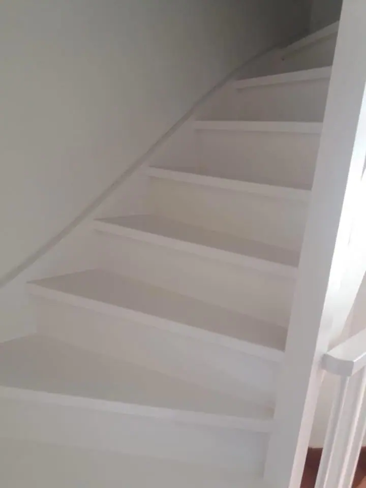 Traprenovatie met witte treden